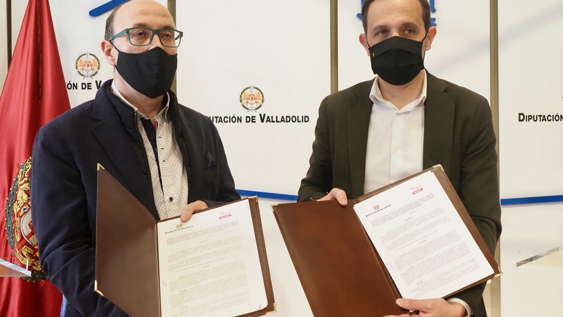 El presidente de la Diputación de Valladolid, Conrado Íscar, y el de FECOSVA, Jesús Herreras, renuevan su convenio