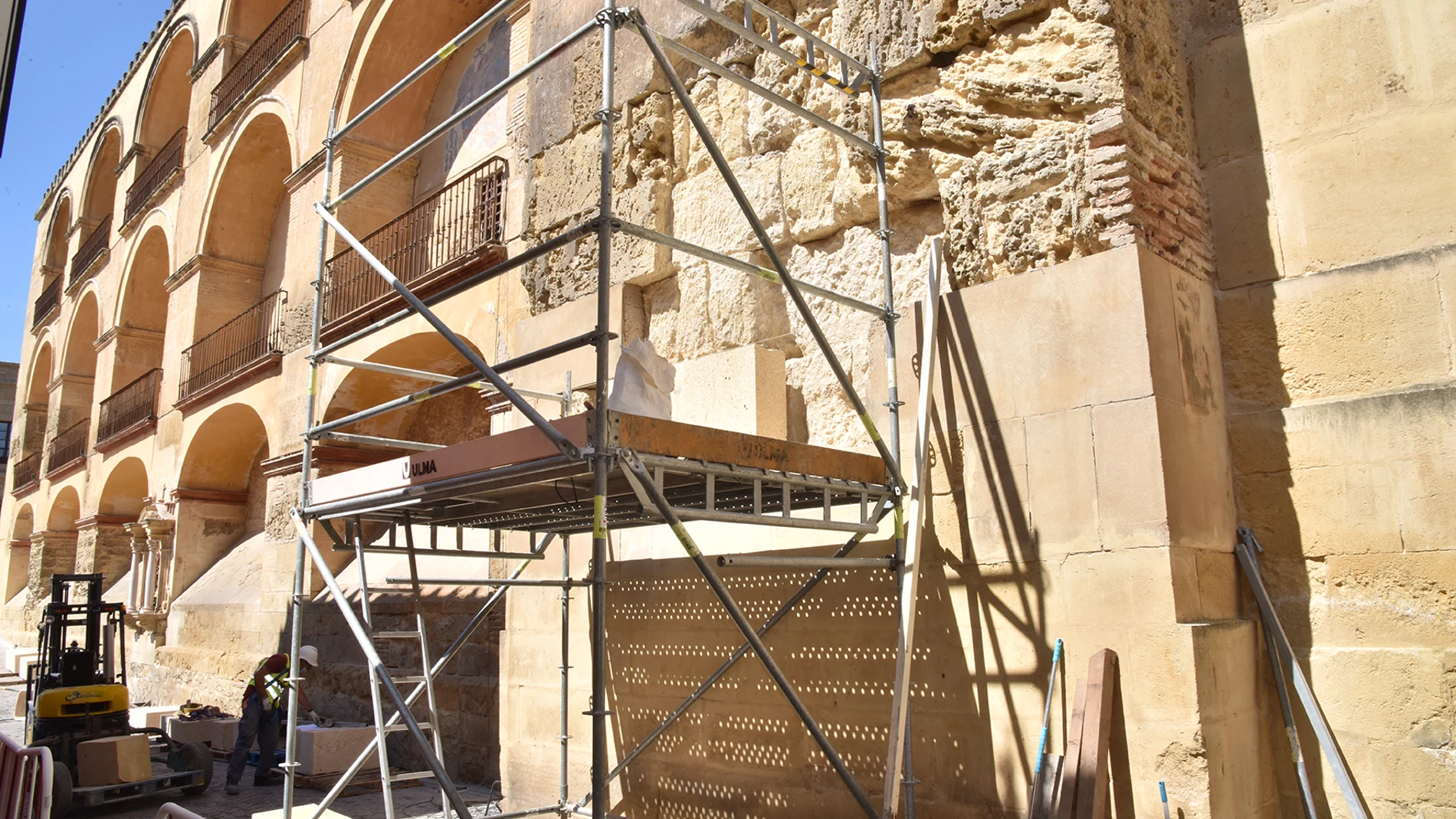Inicio de las obras de restauración de la fachada sur de la Mezquita-Catedral