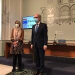 El presidente de la Diputación de Salamanca, Javier Iglesias, y la Diputada de Bienestar Social, Eva Picado, presetan el convenio