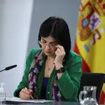 La ministra de Sanidad, Carolina Darias (c), ofrece una rueda de prensa tras la reunión del Consejo Interterritorial del Sistema Nacional de Salud