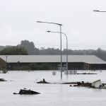 Un negocio parcialmente sumergido inundado por el agua del río Hawkesbury en Windsor, al noroeste de Sydney, Nueva Gales del Sur
