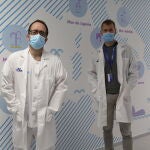 Los doctores Pere Soler y Roger Colobran