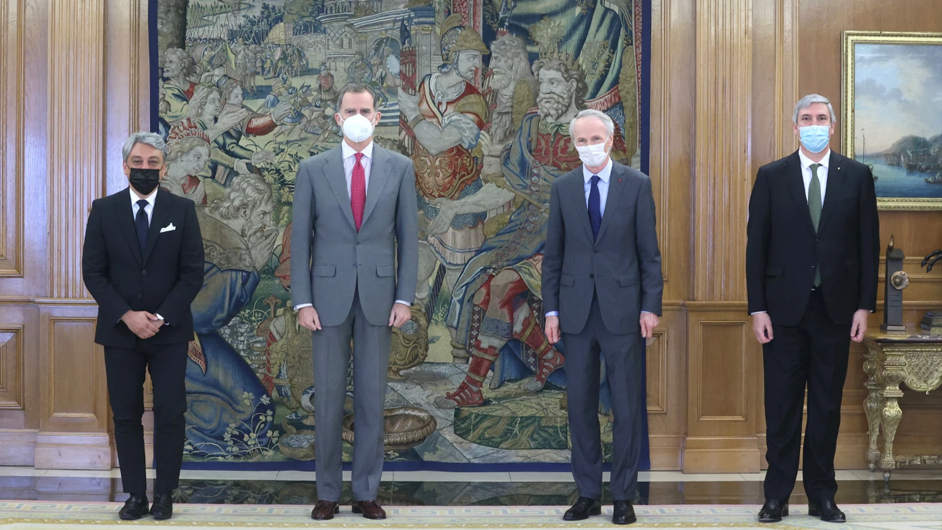 El consejero delegado del Grupo Renault, Luca de Meo; el Rey Felipe VI; el presidente de la alianza Renault-Nissan-Mitsubishi y presidente del Grupo Renault, Jean Dominique Senard; y el presidente director general de Renault España, José Vicente de los Mozos, en el Palacio de La Zarzuela, Madrid (España), a 22 de marzo de 2021. Durante su reunión, Jean Dominique Senard informará al rey de los detalles del plan estratégico para los próximos años “Renaulution” en la fábrica de Renault en Palencia.22 MARZO 2021;RENAULT;AUTOMOCIÓN;NISSAN;MITSUBISHI;JEAN DOMINIQUE SENARD;CASA REALCasa de S.M. el Rey22/03/2021