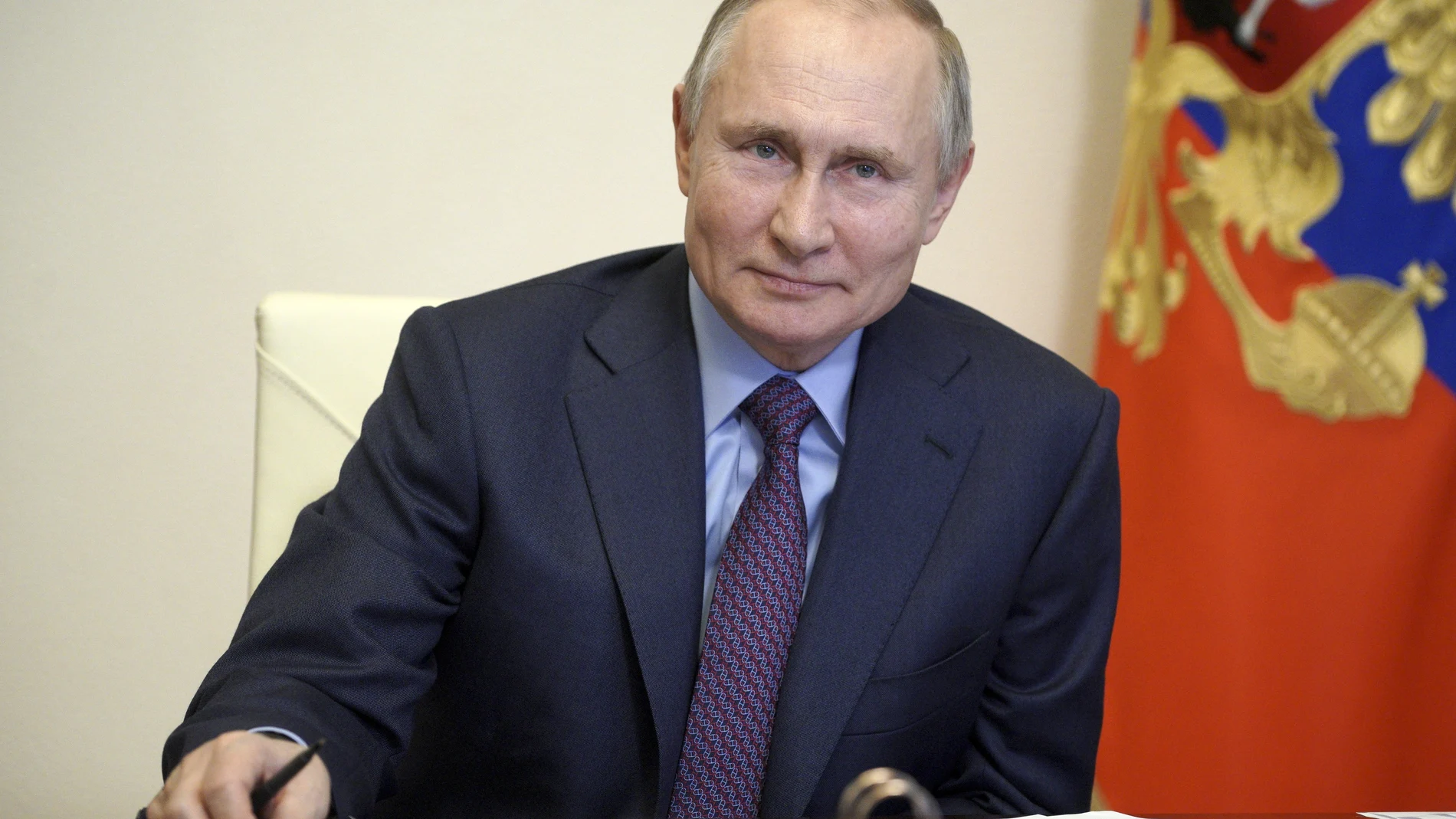 El presidente ruso Vladimir Putin durante una rueda de prensa desde su residencia de Novo-Ogaryovo, a las afueras de Moscú