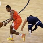 Theo Maledon parecía que tenía, en el Thunder - Timberwolves, la canasta hecha delante de Ricky Rubio, pero...