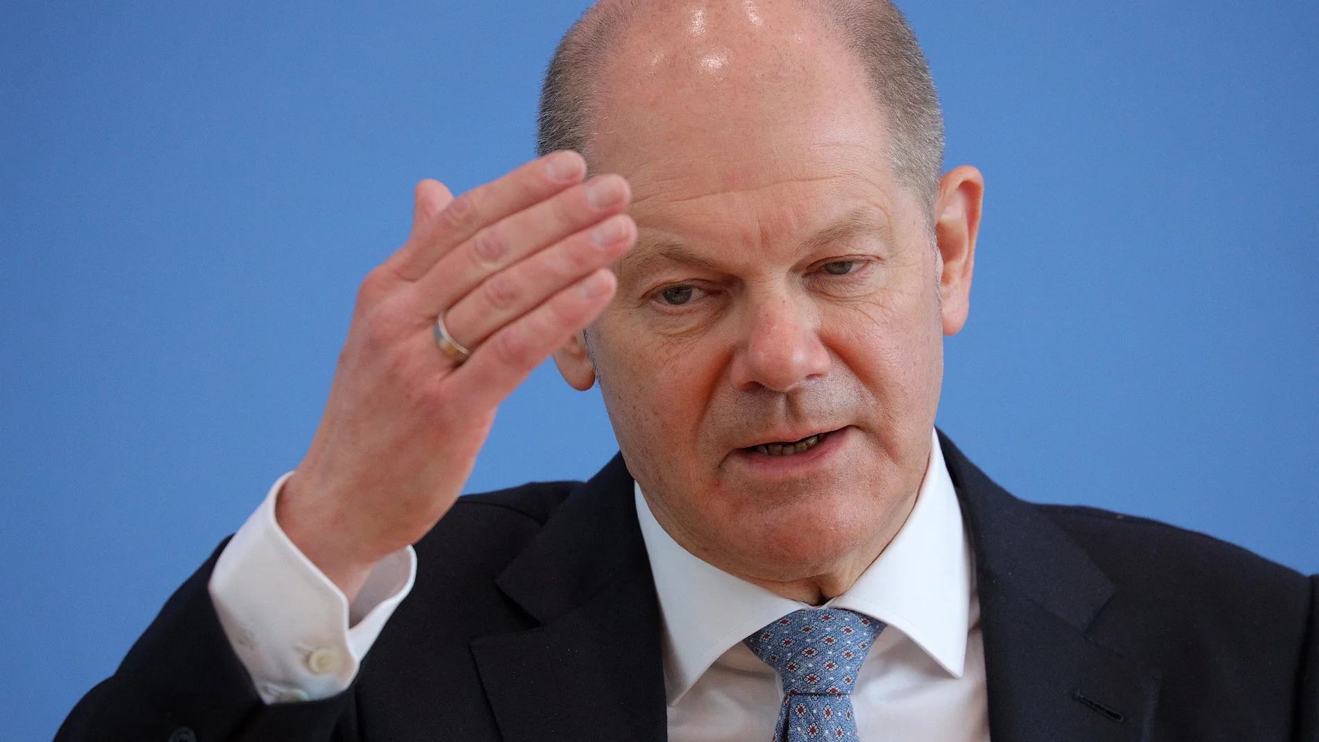 El ministro alemán de Finanzas, Olaf Scholz, considera que todos los viajeros deben hacerse una PCR al llegar a Alemania