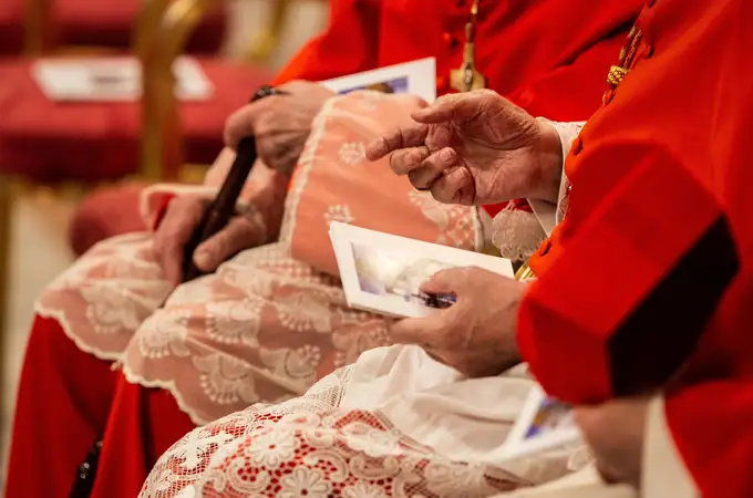 El tijeretazo del Papa: recorte al sueldo de los cardenales para no despedir a nadie