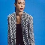 Zara tiene la blazer ded cuadros vicky para copiar a La Vecina Rubia.