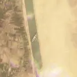 Imagen de satélite de Planet Labs muestra el buque de carga MV Ever Given atascado en el Canal de Suez