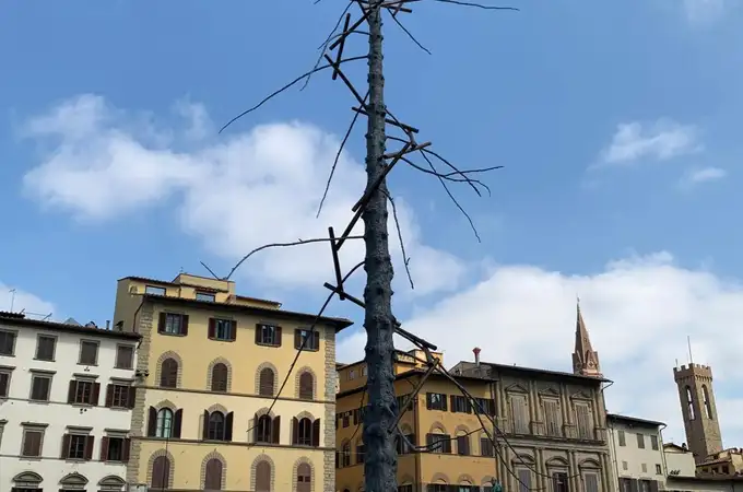La más grande escultura jamás vista en el centro de Florencia