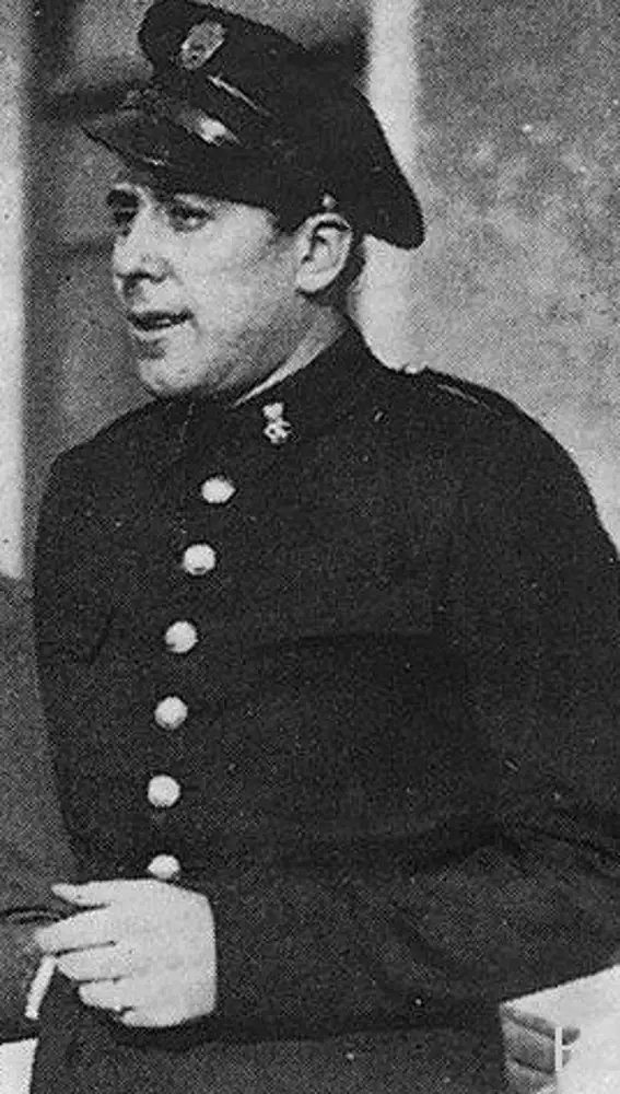 José del Rey Hernández con uniforme de Guardia de Asalto