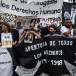 24 March 2021, Argentina, Buenos Aires: People take part in a rally to mark the "Day of Remembrance for Truth and Justice" which commemorates the victims of the "Dirty War", the name used by the civic-military dictatorship of Argentina for a period of state terrorism between 1976 and 1983, during which between 9,000 and 30,000 people are estimated to have been killed or disappeared. Photo: Alejo Manuel Avila/SOPA Images via ZUMA Wire/dpaAlejo Manuel Avila/SOPA Images v / DPA24/03/2021 ONLY FOR USE IN SPAIN