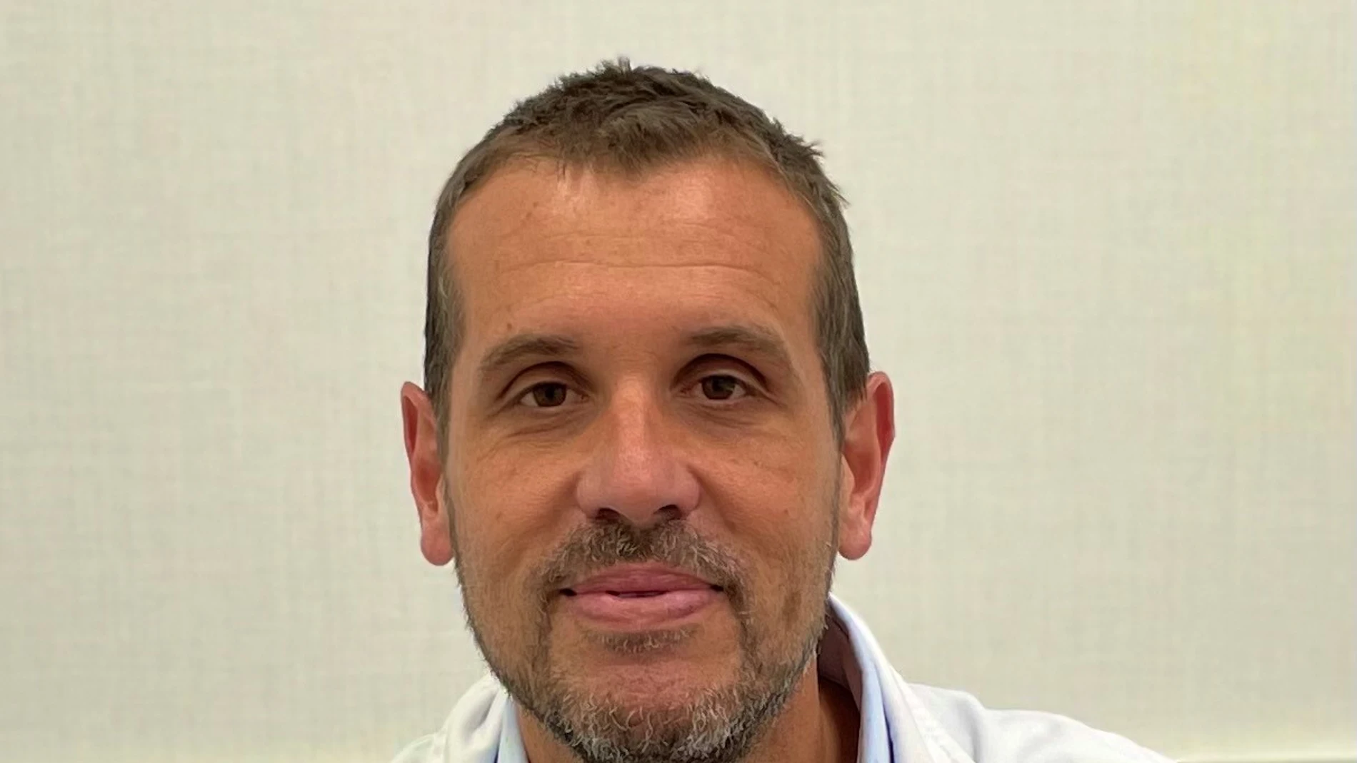 Dr. Vicente Carratalá, jefe de la Unidad de Cirugía de Mano del Hospital Quirónsalud Valencia