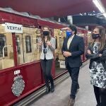 El consejero de Transportes, David Pérez, y la CEO de Metro, Silvia Roldán