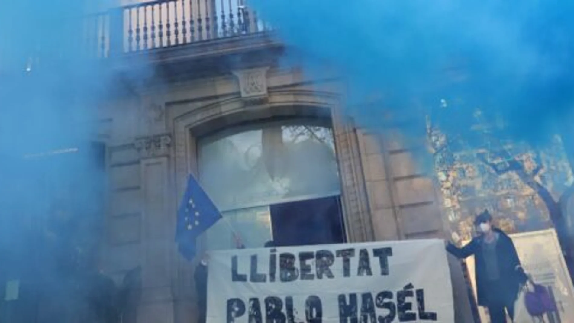 La protesta también es por el encarcelamiento del rapero Pablo Hasel