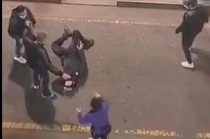 Brutal agresión a dos policías en Pontevedra tras pedir a dos jóvenes que usaran la mascarilla 