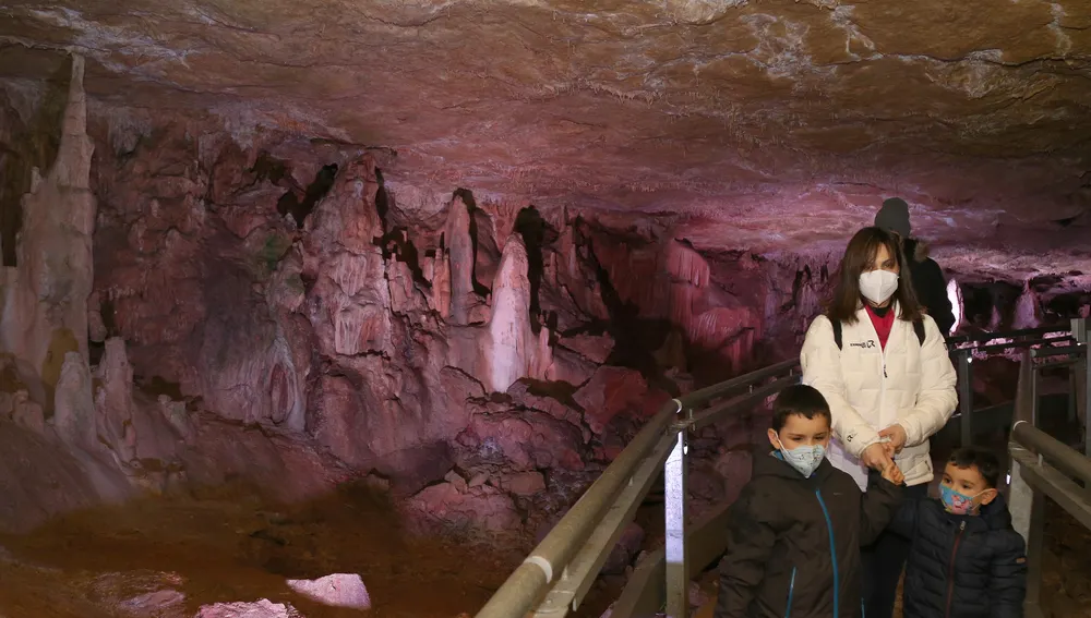 La cueva de los Franceses en Revilla de Pomar (Palencia) ofrece a los visitantes, a parte de la visita, actividades para los niños que acudan a verla