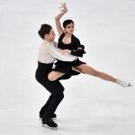 Sara Hurtado y Kirill Khaliavin actúan durante el Mundial de Patinaje Artístico celebrado este sábado en el Globe Arena de Estocolmo