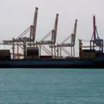 Los buques se encuentran atracados en dos muelles del Puerto