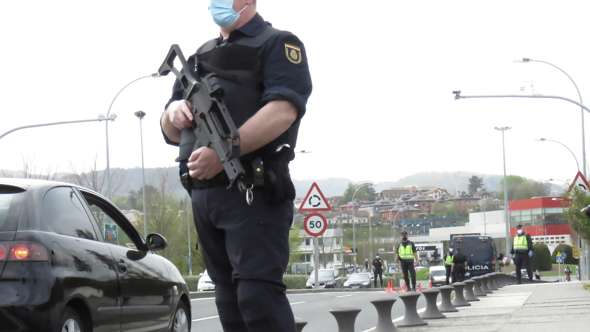 Un agente de la Policía Nacional en el País Vasco Javi Colmenero / Europa Press30/03/2021