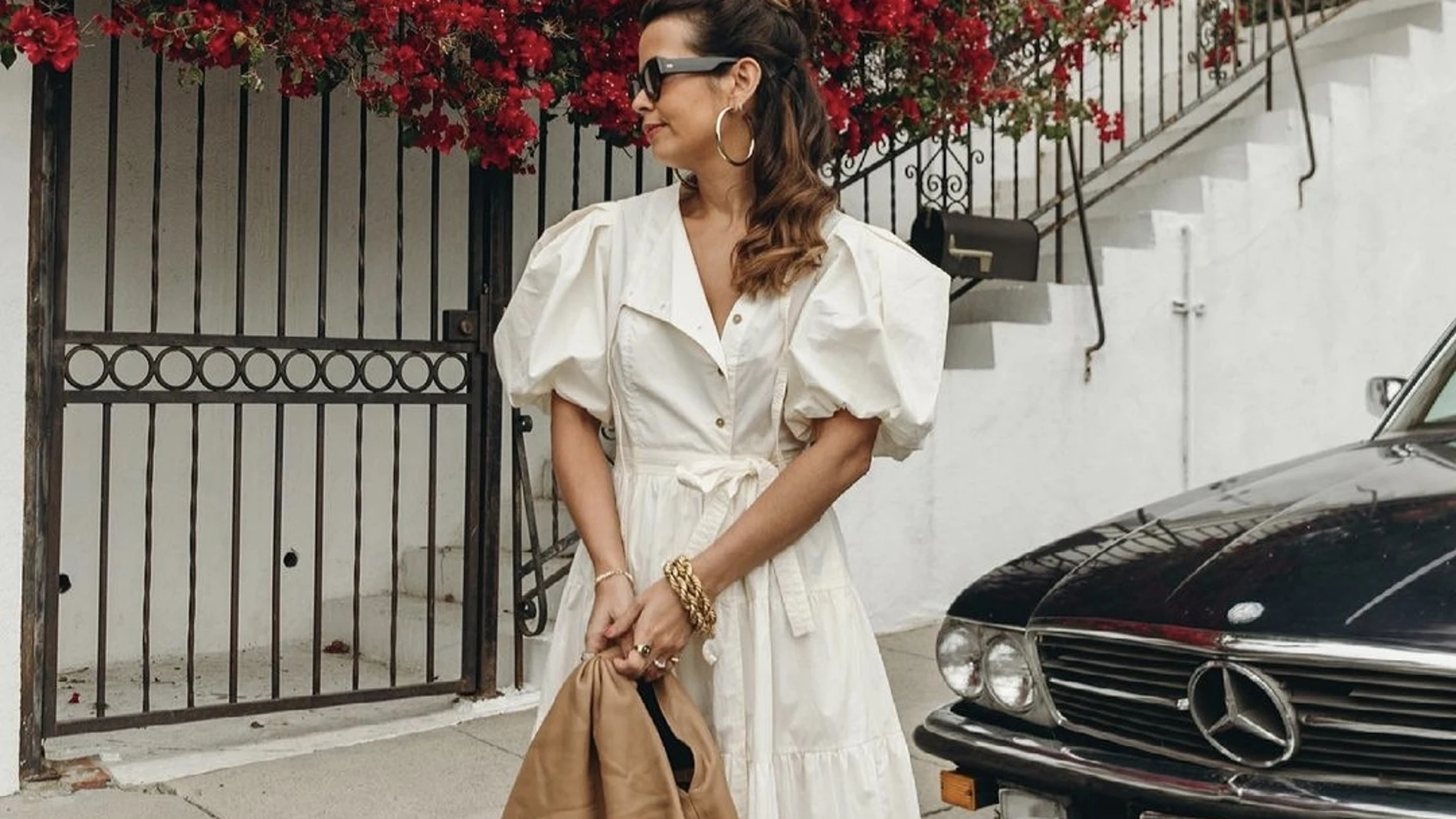 Sara Escudero con vestido camisero midi con mangas abullonadas/ Instagram @collagevintage