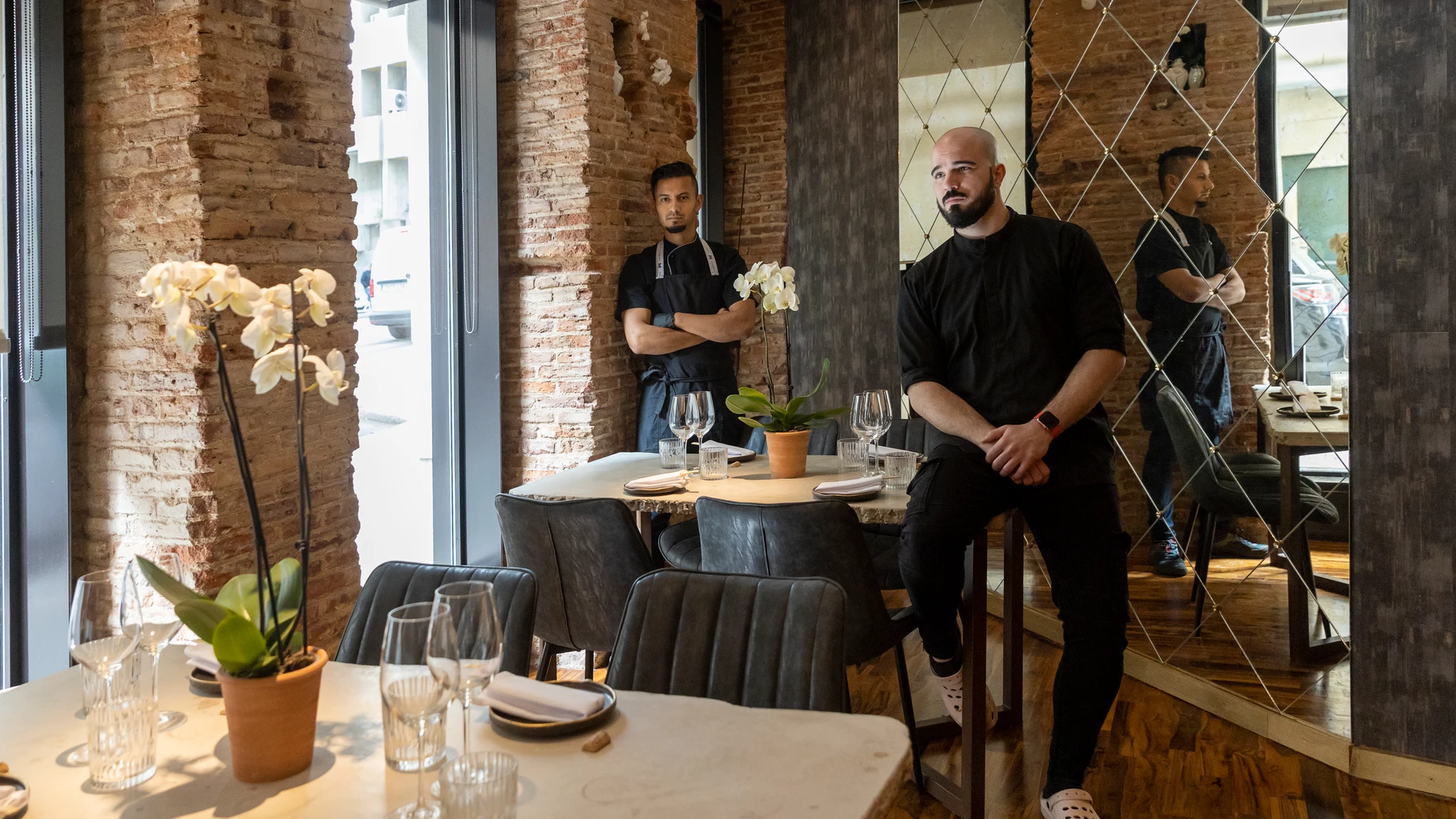 Sergio Monterde (dcha.) y Raul Romero, del restaurante Asiako