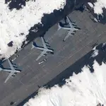 Tres bombarderos Tu-95 en un aeródromo al noreste de Rusia