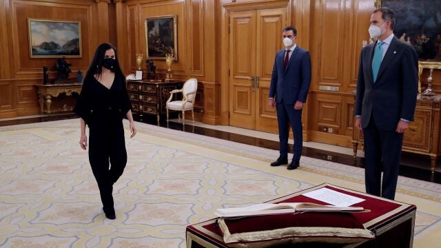 Ione Belarre, en el juramento de su cartera, vestida demasiado informal. Lo correcto, un traje de chaqueta.31 MARZO 2021;JURA;PROMESA;GOBIERNO CENTRAL;Pool31/03/2021