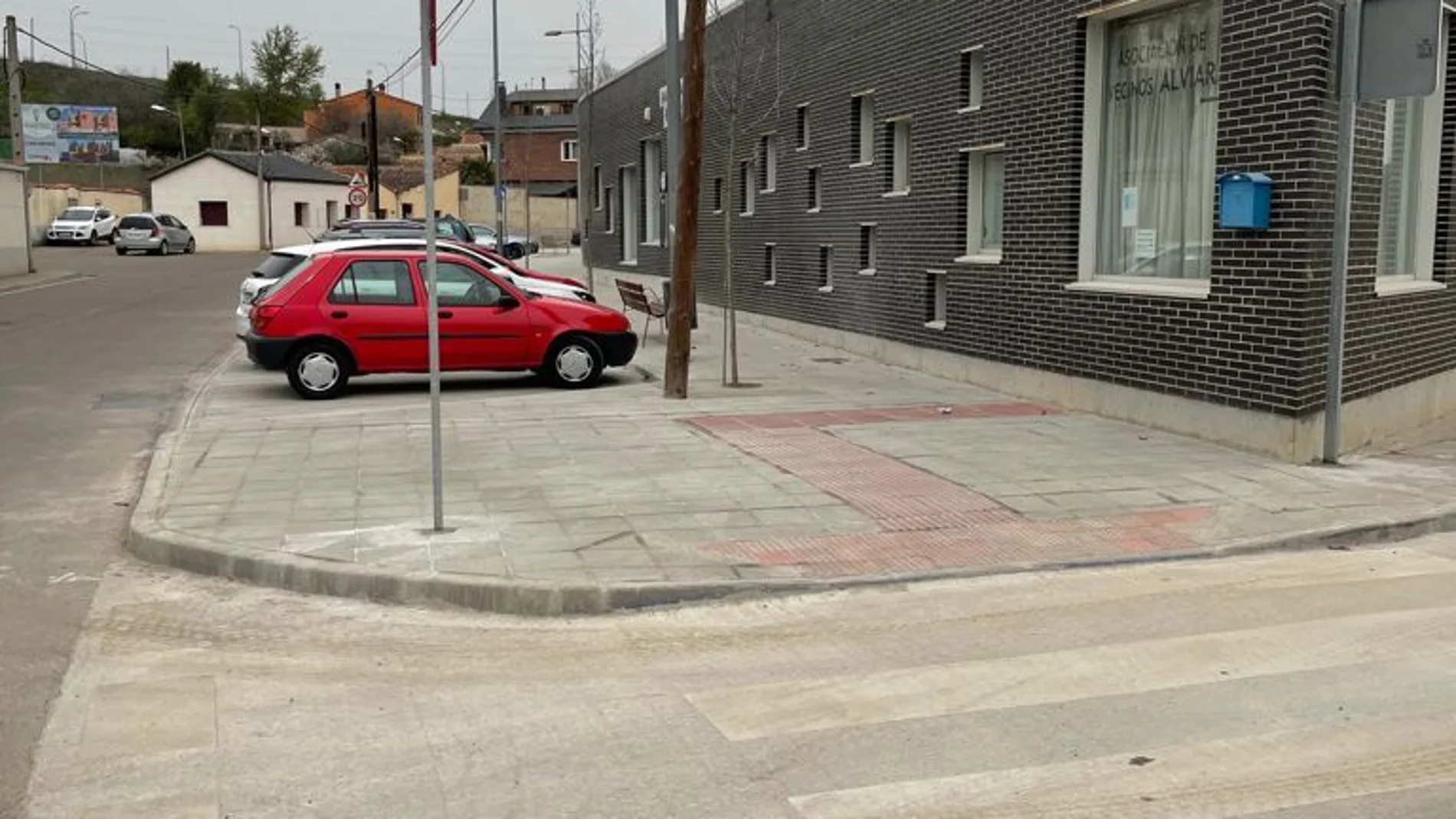 Calle Pinar de Zamora tras las obras de mejora de aceras