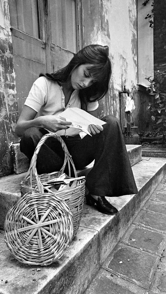 Jane Birkin con su cesta de mimbre