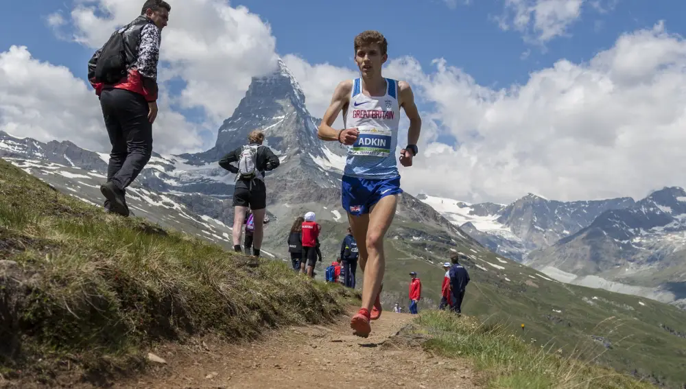 Jacob Adkin, Oro Campeonato de Europa Zermatt 19, con el Monte Cervino de fondo