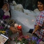 Una vela para la activista Berta Caceres en una ceremonia espiritual en abril, antes de que comenzase el juicio a los autores intelectuales del asesinato