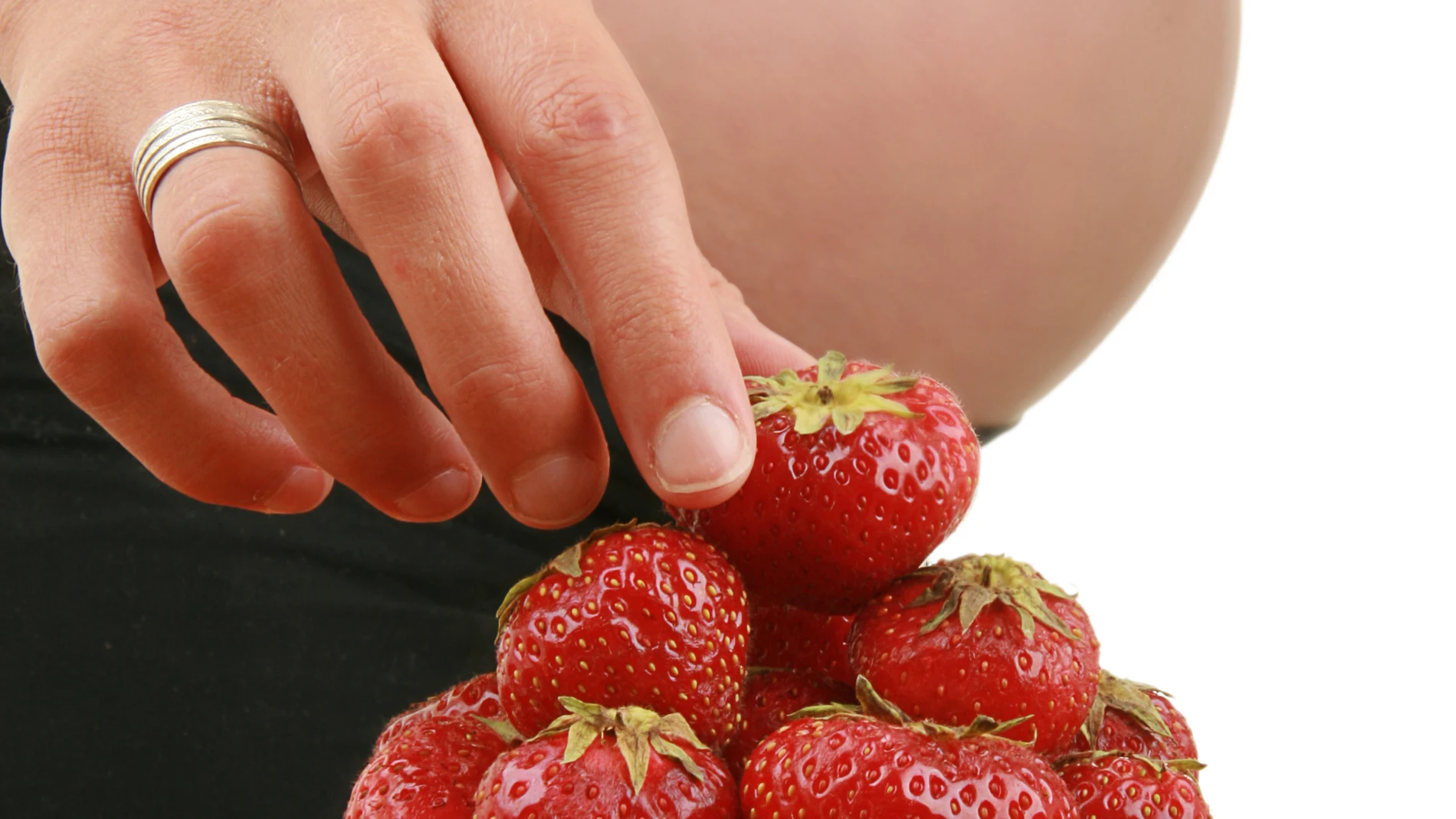 Investigadores de Harvard confirman que una dieta insana en el embarazo daña el metabolismo del bebé y aumenta su índice de masa corporal hasta la adolescencia