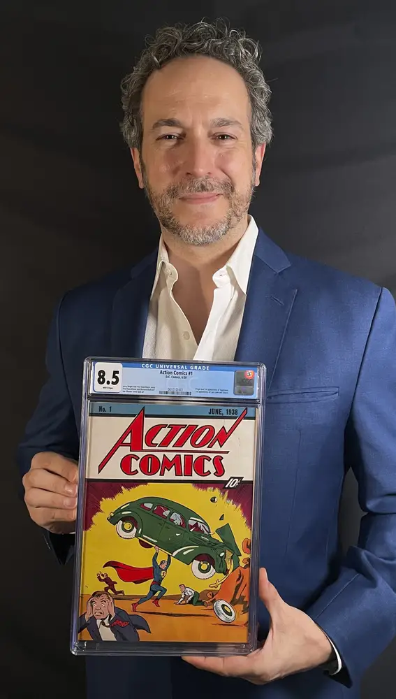 Vincent Zurzolo sostiene la copia de &quot;Action Comic&quot; subastada por más de 2 millones de euros