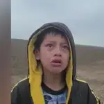 La imagen del niño de diez años, llorando desconsoladamente tras ser abandonado en la frontera con México