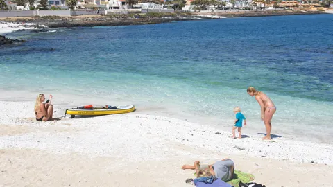 Turistas en las playas de Fuerteventura