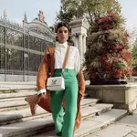 Ángela Rozas con pantalones en color verde./ Instagram @madamederosa