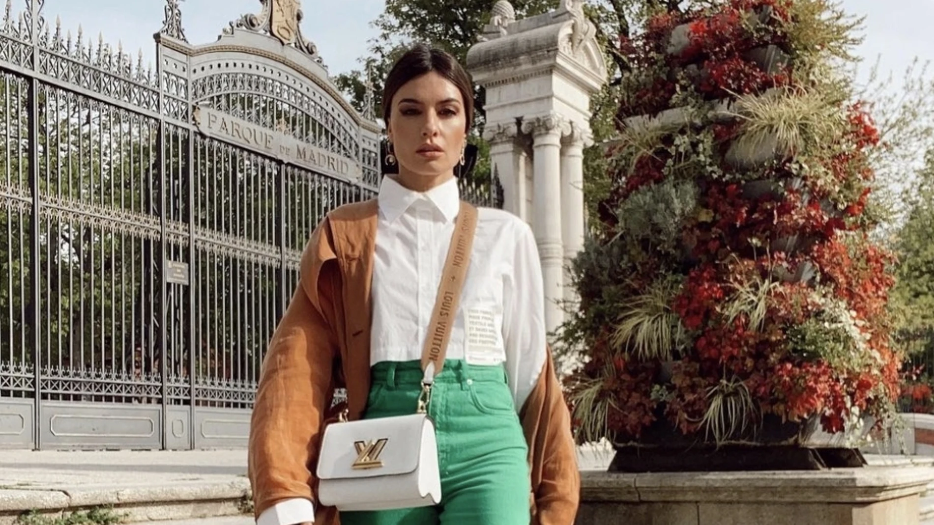 Ángela Rozas con pantalones en color verde./ Instagram @madamederosa