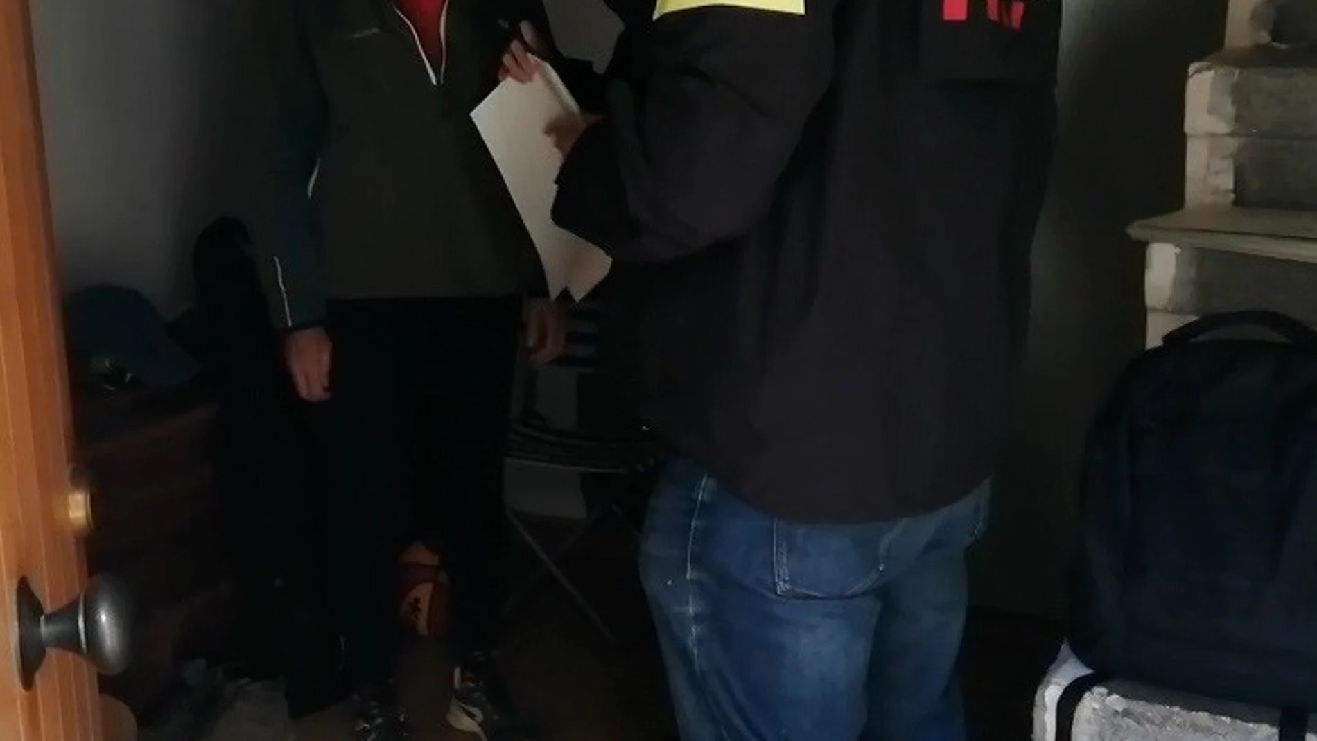 Detención por presuntos abusos sexuales en el marco de una secta. MOSSOS D'ESQUADRA