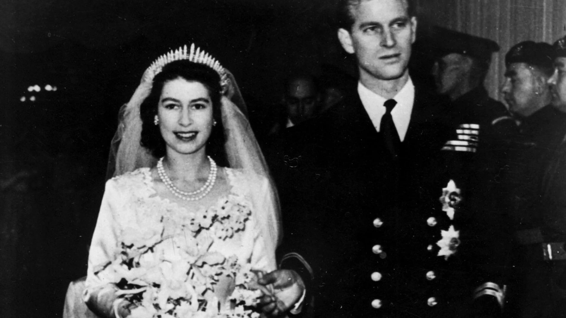 Isabel II y Felipe de Edimburgo el día de su boda