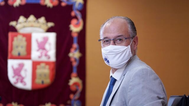 El presidente de las Cortes de Castilla y León, Luis Fuentes