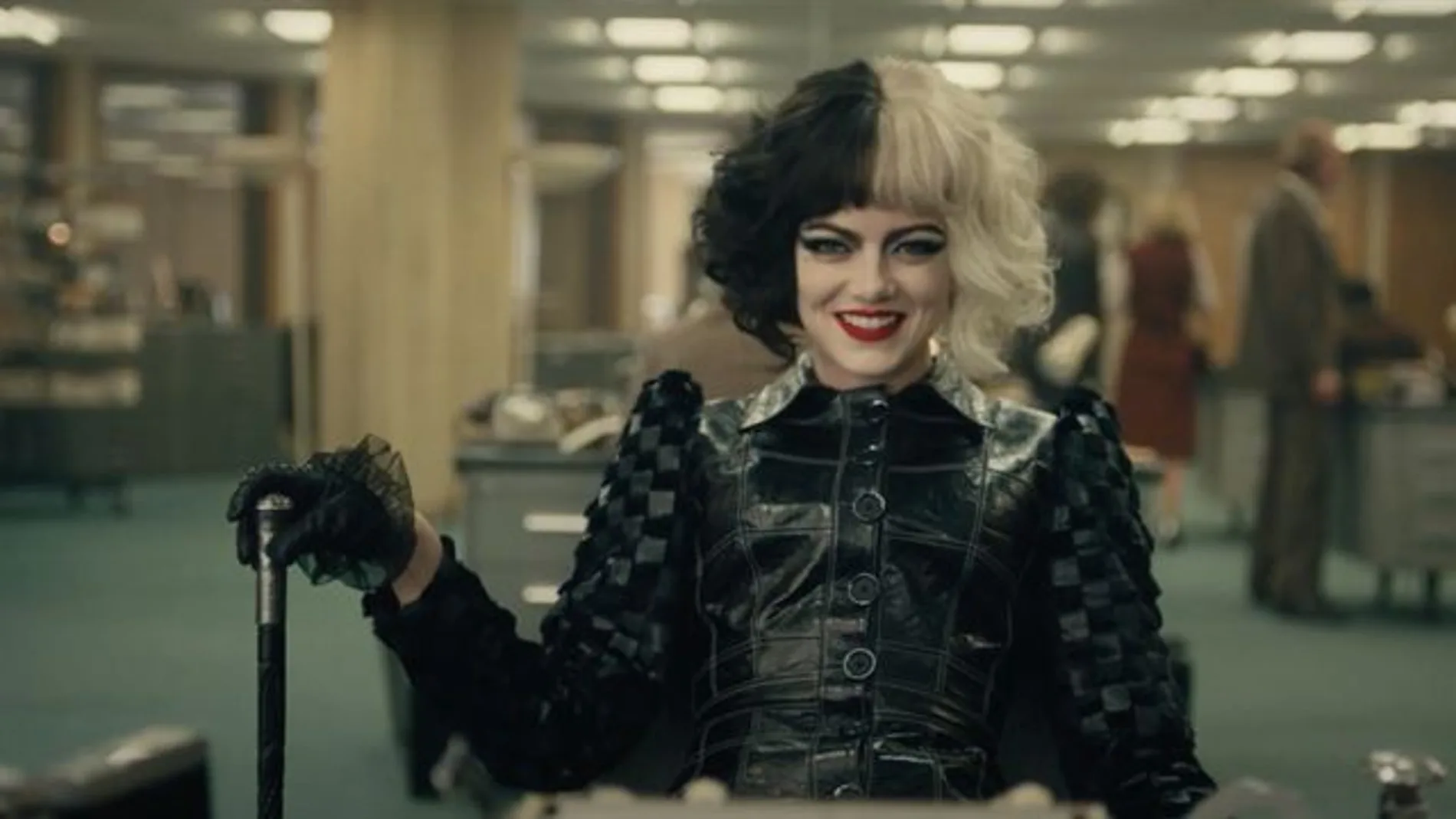 Emma Stone se viste de villana: así es el tráiler de “Cruella”