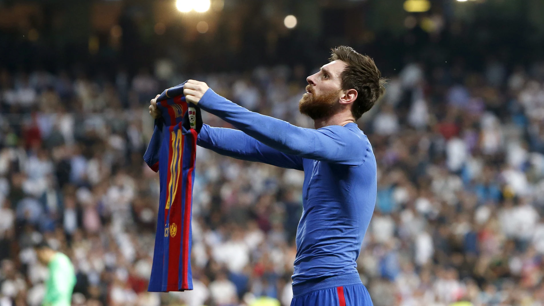 Una de las imágenes icónicas de Messi en el Bernabéu