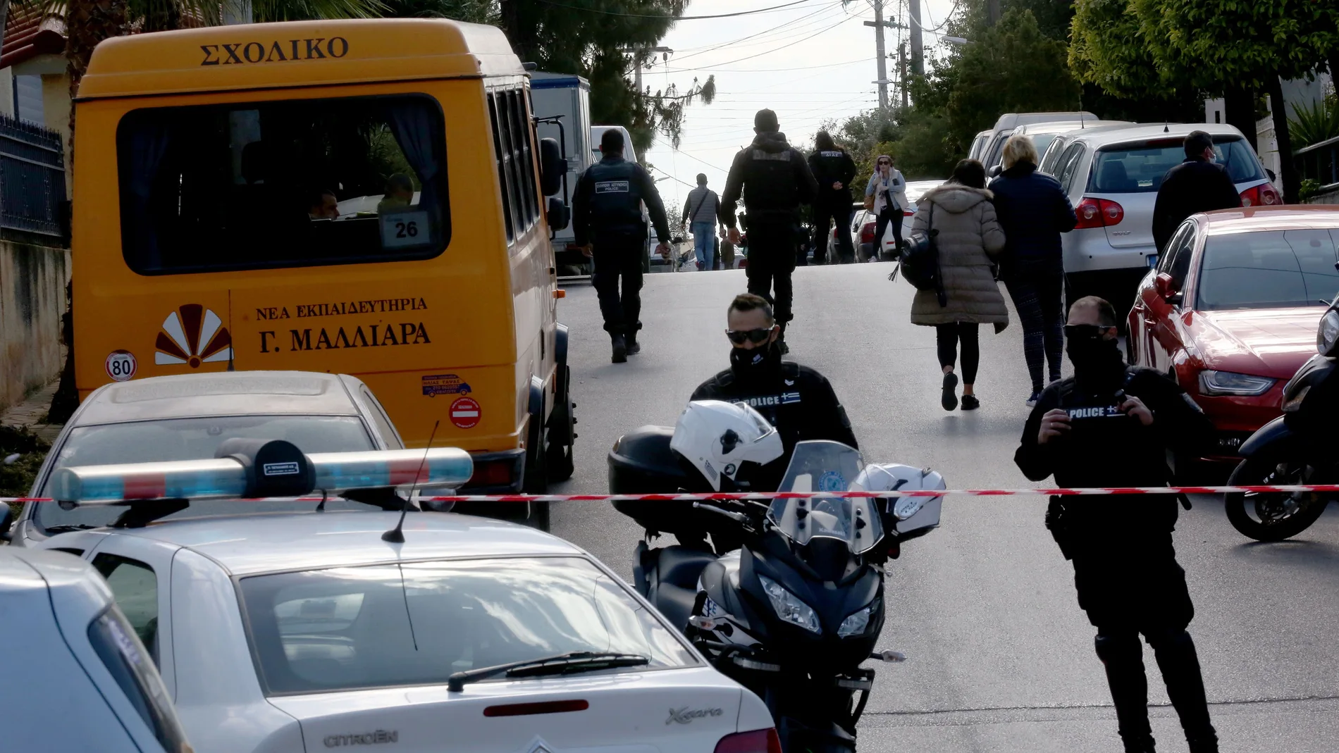 La Policía griega acordona la zona del sur de Atenas donde fue asesinado Yorgos Karaivaz