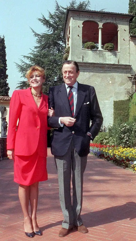 El Baron Hans Heinrich Thyssen-Bornemisza con su quinta esposa, Carme Cervera. (AP Photo/KEYSTONE/Archive)