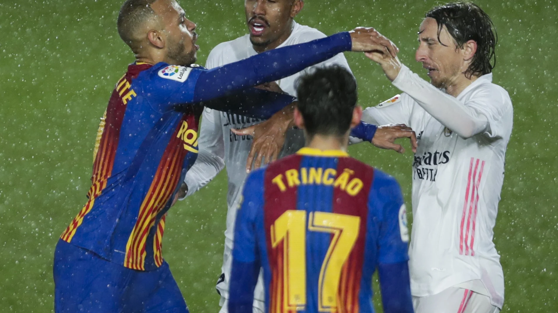 Modric, Martin Braithwaite, en la foto, discutió con Piqué tras el Real Madrid-Barcelona de LaLiga