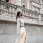Laura Matamoros con falda de mantón de Manila. Instagram @_lmflores