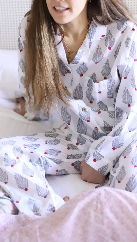 Pijama Cas gris.