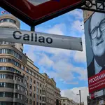 La Junta Electoral Provincial de Madrid ha requerido al PSOE la retirada del cartel &quot;de propaganda electoral&quot; colocado en el edificio del Palacio de la Prensa en la plaza de Callao.