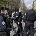La Policía acordona la zona del tiroteo en el distrito XVI de París